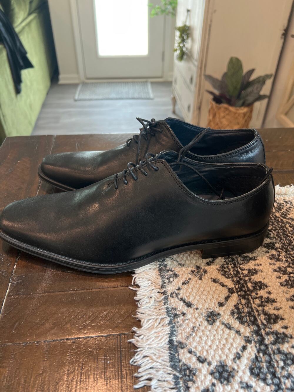 Never worn Jump mens size 7 black dress shoes